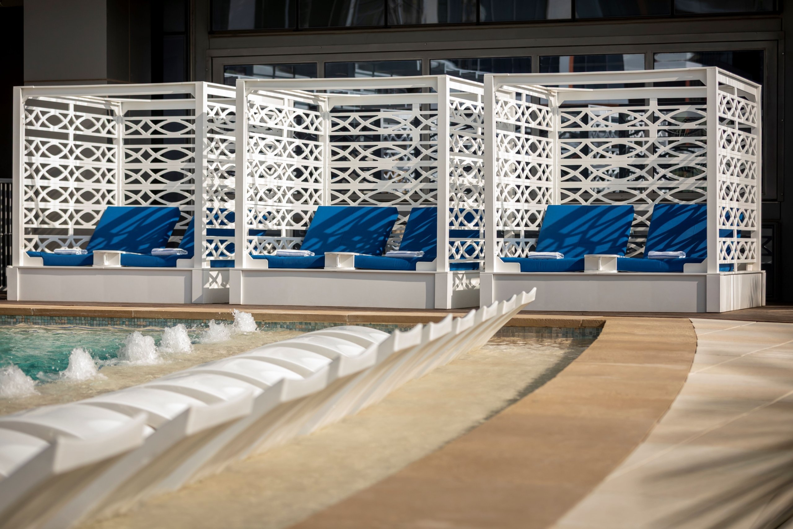 day beds and pool at Fairmont Austin hotel